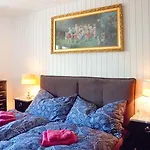 Churfirsten Blick - Private Gaestezimmer منزل للإقامة *